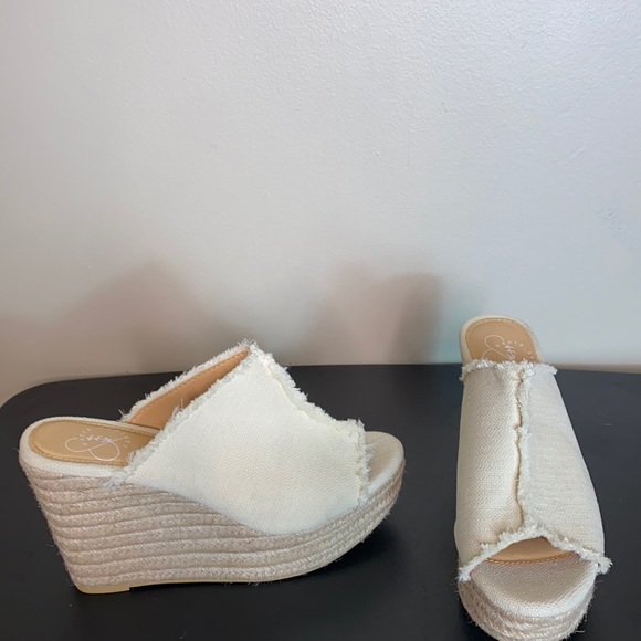 Oasis Society Shoes - Women’s Cream Frayed Espadrille Wedge Slides